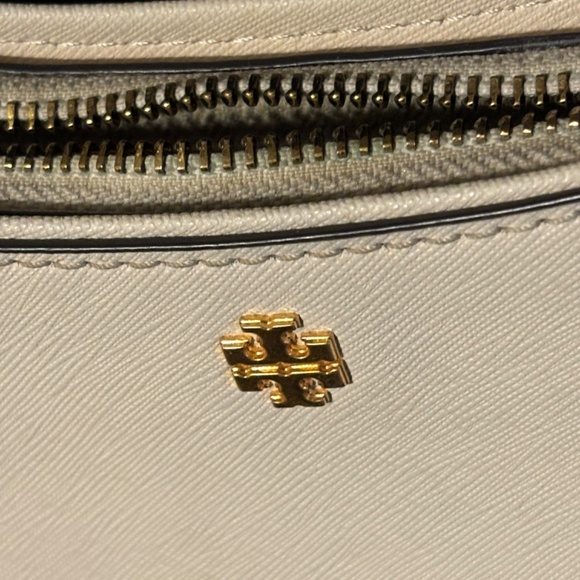 Tory Burch White Bag with Vibrant Strap - Picture 15 of 16